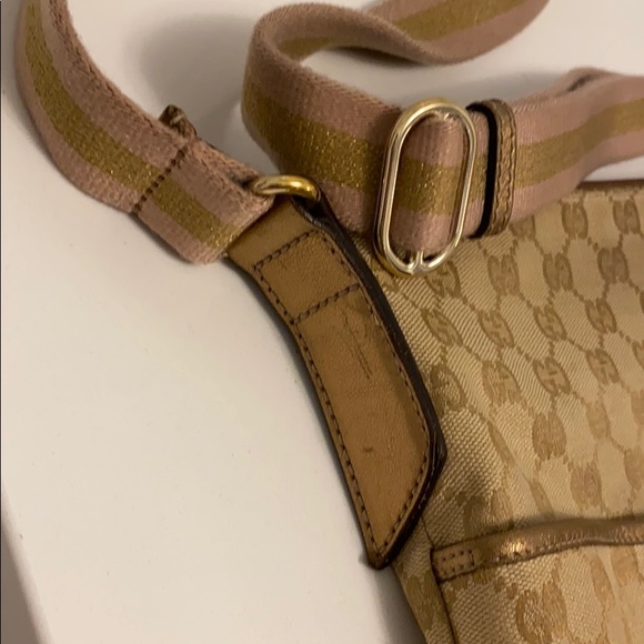 🔥S🚫LD🔥GUCCI GG Gold Perforated Crossbody - Picture 4 of 12